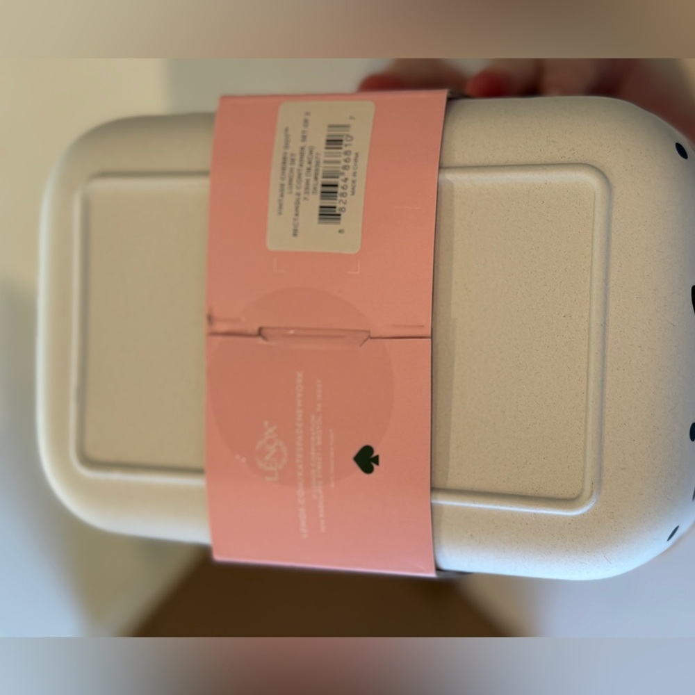♠️ Kate Spade Cherry Bento Box set 🍒 - Picture 3 of 10